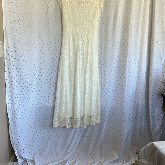Chesley Ivory Lace Maxi Dress - Picture 3 of 14